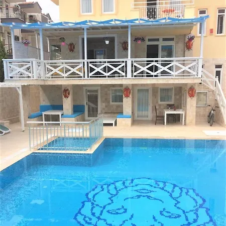 Beautiful 4 Bed Duplex In Small Private Community In Centre Apartment