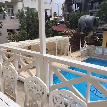 Beautiful 4 Bed Duplex In Small Private Community In Centre Apartment